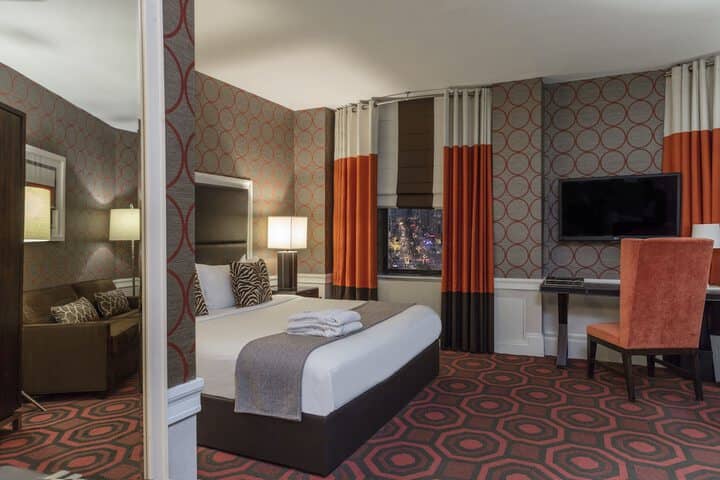 Room 27 of 72